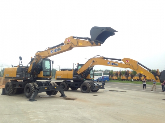 รถแบคโอล้อยาง XCMG