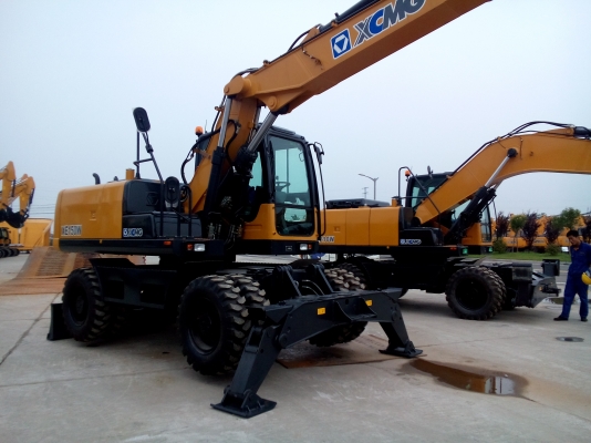 รถแบคโอล้อยาง XCMG