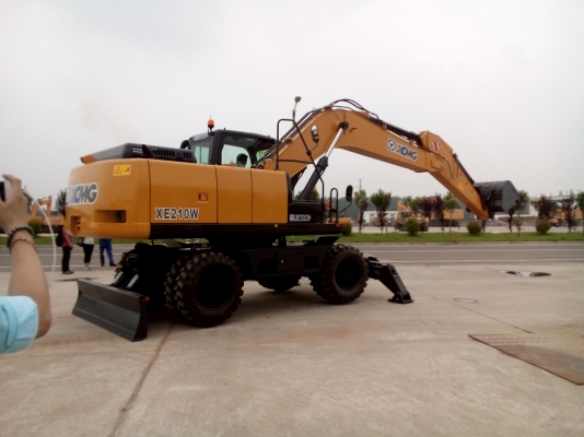 รถแบคโอล้อยาง XCMG