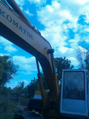KOMATSU PC 200 รุ่น 3