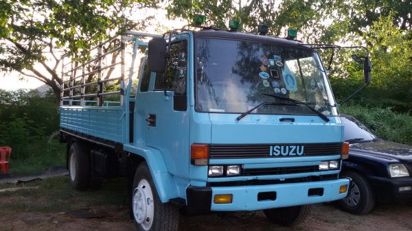 ขายหกล้อยาง900 อีซูสุร๊อกกี้ 6BD1-165 แรงม้า ยาว 5.30ม. แอร์ เพาเวอร์ เฟืองท้าย 200 รถสภาพสวยพร้อมใช้