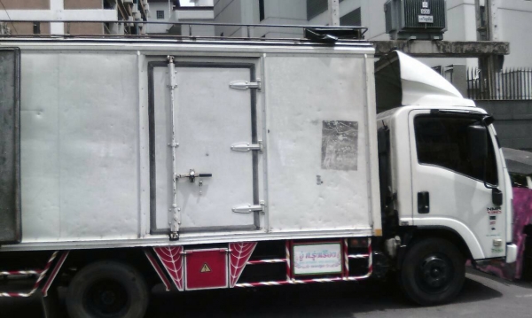 หกลอ อีซูซุ NMR130 ปี53 ช่วงยาว 4.30ม สภาพสวยบางสีเดิมไม่มีชน ทะเบียนพร้อมโอน ราคา 625,000บ พร้อมรับรถได้เลย