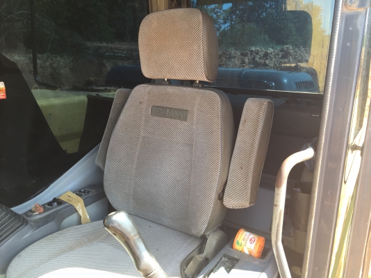 รถขุดPC200-7. เล่มทะเบียนพร้อม. 5965 ชม.  รถสวยเดิมๆรถใช้ส่วนตัวใช้น้อย. รถแน่นๆ