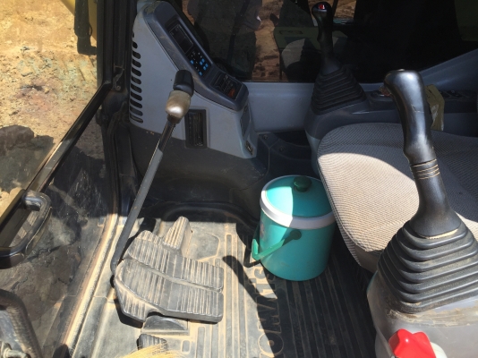 รถขุดPC200-7. เล่มทะเบียนพร้อม. 5965 ชม.  รถสวยเดิมๆรถใช้ส่วนตัวใช้น้อย. รถแน่นๆ