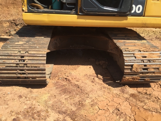 รถขุดPC200-7. เล่มทะเบียนพร้อม. 5965 ชม.  รถสวยเดิมๆรถใช้ส่วนตัวใช้น้อย. รถแน่นๆ