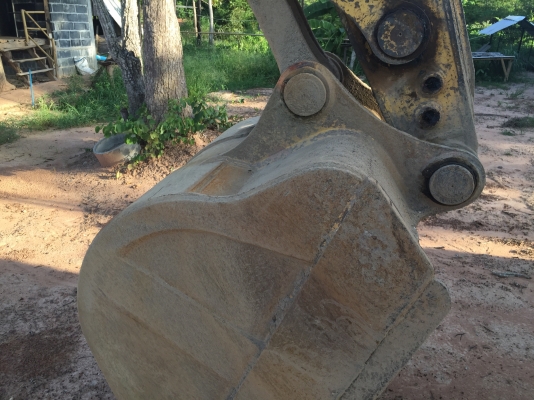 รถขุดPC200-7. เล่มทะเบียนพร้อม. 5965 ชม.  รถสวยเดิมๆรถใช้ส่วนตัวใช้น้อย. รถแน่นๆ