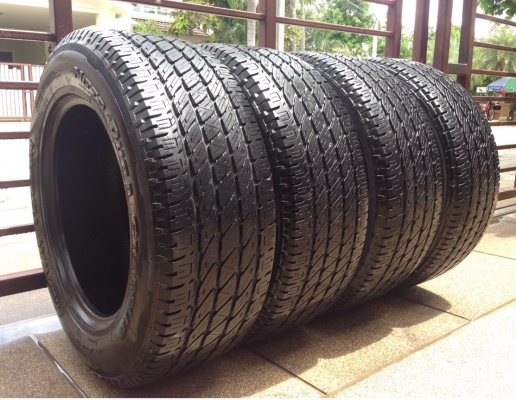 ยาง Nitto 265 60 18 กลางปี12 ดอกเต็ม เนื้อนิ่ม ไม่มีกินข้าง