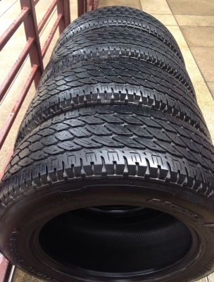 ยาง Nitto 265 60 18 กลางปี12 ดอกเต็ม เนื้อนิ่ม ไม่มีกินข้าง