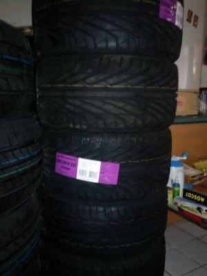 ยางใหม่ 235 40 18 หลัง 265 35 18ชุดละ8000