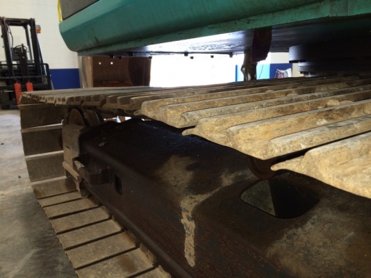 ถึงไทยแล้ว SK135SR-1ES-YY04-09399-YR2007 ใบแทร็ค 700 mm ขายถูกครับ