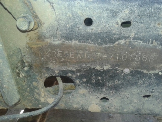 ISUZU NKR 4 ล้อใหญ่ ปีจดทะเบียน 2545 88 แรงม้า ISUZU NKR 4 ล้อใหญ่ ปีจดทะเบียน 2545 88 แรงม้า