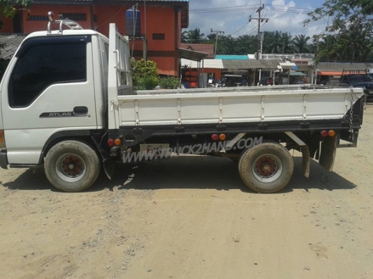 ISUZU NKR 4 ล้อใหญ่ ปีจดทะเบียน 2545 88 แรงม้า ISUZU NKR 4 ล้อใหญ่ ปีจดทะเบียน 2545 88 แรงม้า