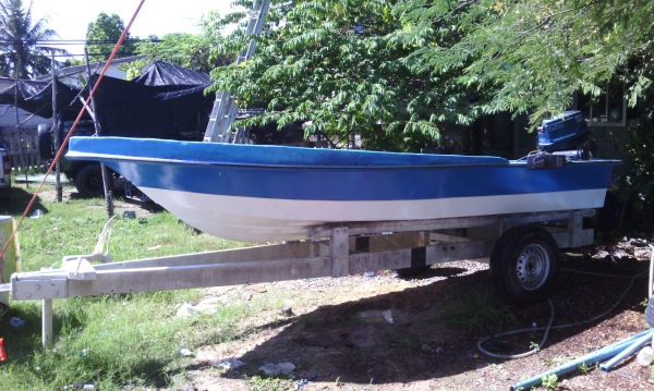 ขายเรือไฟเบอร์ 15 ฟุตครึ่งพร้อมเครื่อง25 แรง ถูกๆๆมากๆๆ