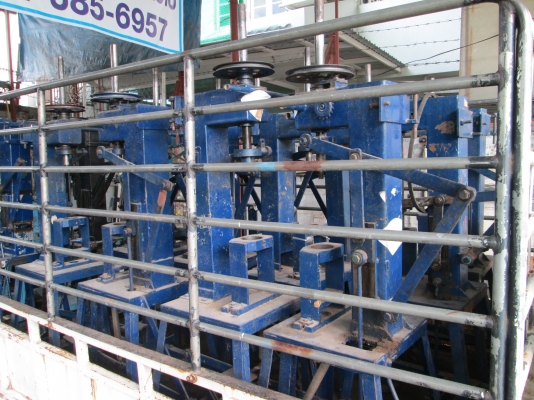 โรงงานเครื่องปั้มแก้วน้ำกระดาษอนามัย   ใช้โรงบาล  โรงแรม