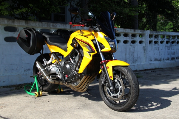 Honda cb650f 2014 แต่ง touring สีเหลือง Bubble B