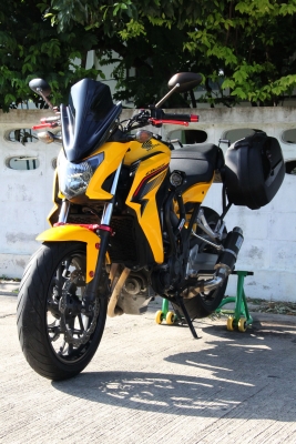 Honda cb650f 2014 แต่ง touring สีเหลือง Bubble B