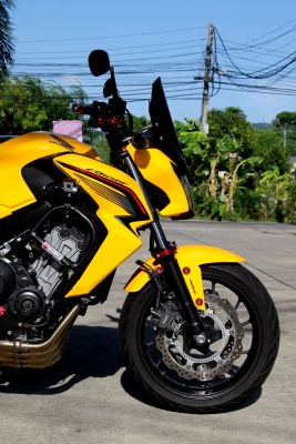 Honda cb650f 2014 แต่ง touring สีเหลือง Bubble B