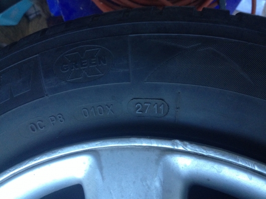 ยาง 185/65R14 สภาพ95\% 2เส้น ยาง 185/65R14 สภาพ95\% 2เส้น