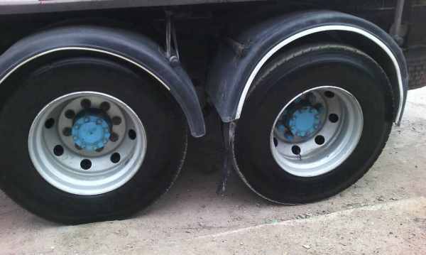 ขายรถน้ำมัน Mitsubishi 225 แรง ปี 2546