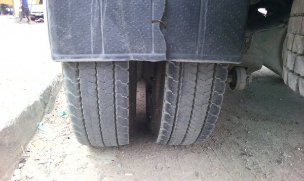 ขายรถน้ำมัน Mitsubishi 225 แรง ปี 2546