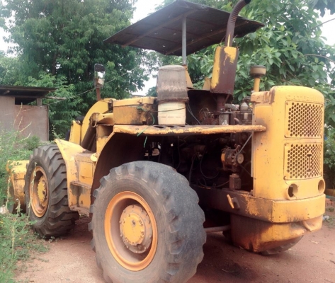 **260,000 บ.ต่อรอง/// รถตักล้อยาง CAT 922 **ขาย LOADER CAT 922 รถตักล้อยาง เอวแข็ง ขนาดบุ้งกี๋ตัก1คิว WHEEL LOADER CATERPILLAR 922 เครื่องเดิม ปั้มเดิม แน่น แรงดี ทำงานดี ครับ บุ้งกี๋เดิมๆ ไม่ผุ ตักได้1คิว แขนเดิม ยังไม่ต่อ แขนดี สวย ไม่ปะ ไม่ร้าว ครับ เก