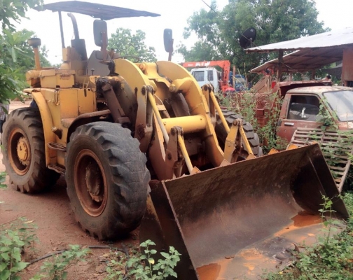 **260,000 บ.ต่อรอง/// รถตักล้อยาง CAT 922 **ขาย LOADER CAT 922 รถตักล้อยาง เอวแข็ง ขนาดบุ้งกี๋ตัก1คิว WHEEL LOADER CATERPILLAR 922 เครื่องเดิม ปั้มเดิม แน่น แรงดี ทำงานดี ครับ บุ้งกี๋เดิมๆ ไม่ผุ ตักได้1คิว แขนเดิม ยังไม่ต่อ แขนดี สวย ไม่ปะ ไม่ร้าว ครับ เก