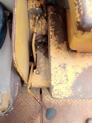 **260,000 บ.ต่อรอง/// รถตักล้อยาง CAT 922 **ขาย LOADER CAT 922 รถตักล้อยาง เอวแข็ง ขนาดบุ้งกี๋ตัก1คิว WHEEL LOADER CATERPILLAR 922 เครื่องเดิม ปั้มเดิม แน่น แรงดี ทำงานดี ครับ บุ้งกี๋เดิมๆ ไม่ผุ ตักได้1คิว แขนเดิม ยังไม่ต่อ แขนดี สวย ไม่ปะ ไม่ร้าว ครับ เก