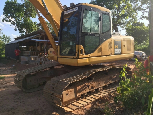 ขายรถแบคโฮ KOMATSU PC200-7 เอกสารเล่มทะเบียน 5000 ชม.ราคา 1750000