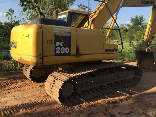 ขายรถแบคโฮ KOMATSU PC200-7 เอกสารเล่มทะเบียน 5000 ชม.ราคา 1750000