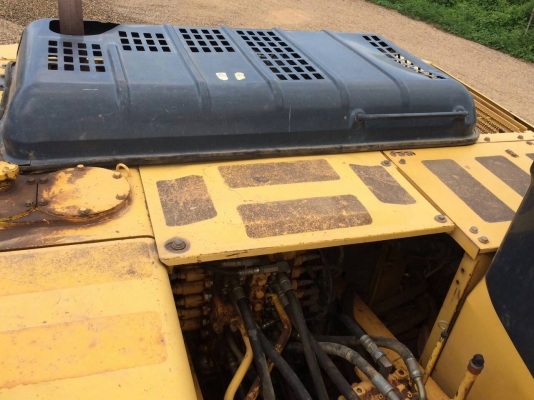 ขายรถแบคโฮ KOMATSU PC200-7 เอกสารเล่มทะเบียน 5000 ชม.ราคา 1750000