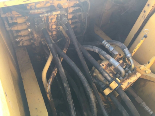 ขายรถแบคโฮ KOMATSU PC200-7 เอกสารเล่มทะเบียน 5000 ชม.ราคา 1750000