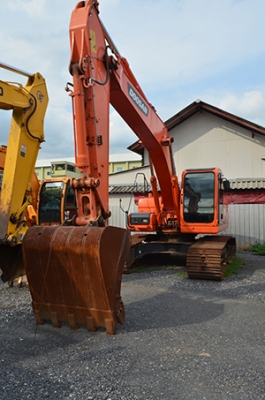 สยามอินเตอร์ เปิดประมูลรถขุดตีนตะขาบ DOOSAN