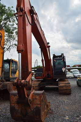 สยามอินเตอร์ เปิดประมูลรถขุดตีนตะขาบ HITACHI