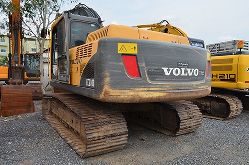 สยามอินเตอร์ เปิดประมูลรถขุดตีนตะขาบ VOLVO