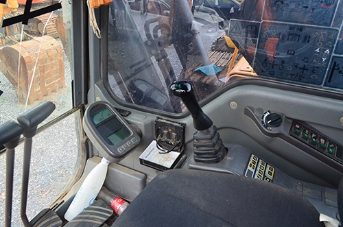 สยามอินเตอร์ เปิดประมูลรถขุดตีนตะขาบ VOLVO