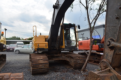 สยามอินเตอร์ เปิดประมูลรถขุดตีนตะขาบ VOLVO