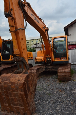 สยามอินเตอร์ เปิดประมูลรถขุดตีนตะขาบ HYUNDAI