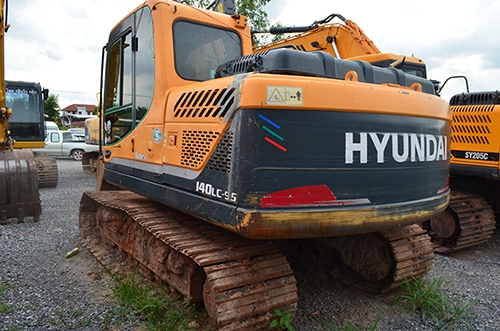 สยามอินเตอร์ เปิดประมูลรถขุดตีนตะขาบ HYUNDAI