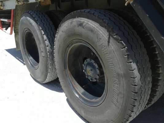 ขายรถบรรทุก 10 ล้อตู้แห้ง ISUZU FVM 195 แรงม้าปี 2547 ตู้ยาว 7.50 เมตร ราคา 900000