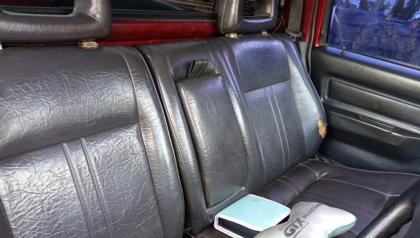 นิสสัน บิ๊กเอ็ม ทะเบียนเต็ม หมด มีค.59  เครื่องเบนซิน 1800 สีใหม่เพิ่งเสร็จ เงาแว๊ป หน้าปัดทุกอย่างใช้งานได้ครบปกติ เครื่องเสียง มีเพาเวอร์แอม์ + ซับ 10 นิ้วฟังปกติเลย แอร์ใหม่ คาร์บูใหม่ ปั๊มติ๊กใหม่ เครื่องเดินนิ่ม ช่วงล่างใหม่แน่นๆพร้อมแหนบบรรทุก