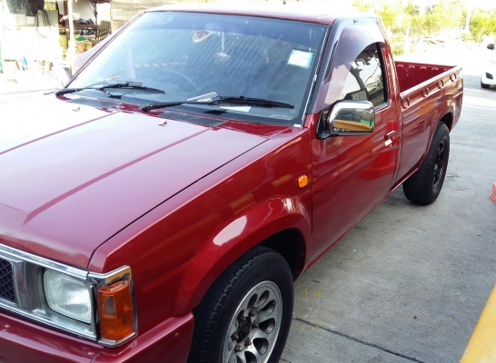 นิสสัน บิ๊กเอ็ม ทะเบียนเต็ม หมด มีค.59  เครื่องเบนซิน 1800 สีใหม่เพิ่งเสร็จ เงาแว๊ป หน้าปัดทุกอย่างใช้งานได้ครบปกติ เครื่องเสียง มีเพาเวอร์แอม์ + ซับ 10 นิ้วฟังปกติเลย แอร์ใหม่ คาร์บูใหม่ ปั๊มติ๊กใหม่ เครื่องเดินนิ่ม ช่วงล่างใหม่แน่นๆพร้อมแหนบบรรทุก