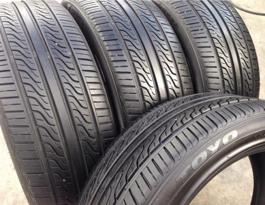 ยาง Toyo 205 45 17 ปลายปี13 ดอกเยอะ เนื้อนิ่ม ไม่มีปะหรือกินข้างมา