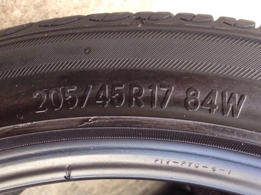 ยาง Toyo 205 45 17 ปลายปี13 ดอกเยอะ เนื้อนิ่ม ไม่มีปะหรือกินข้างมา
