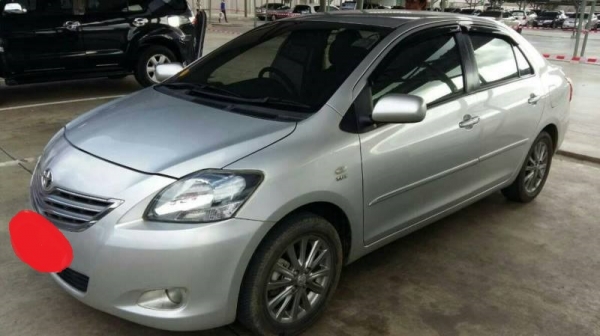 Toyota Vios ปี12    เกียร์ธรรมดา  ตัวE