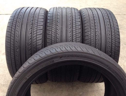 ยาง Yokohama 225 40 18 ปลายปี10 ดอกเยอะ สภาพสวยไม่มีกินข้าง ยาง Yokohama 225 40 18 ปลายปี10 ดอกเยอะ สภาพสวยไม่มีกินข้าง