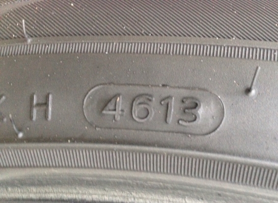 ยาง Hankook 235 40 19 สิ้นปี13 ดอกเต็ม ไมกินข้าง ไม่มีปะ ใช้ยาวๆ ยาง Hankook 235 40 19 สิ้นปี13 ดอกเต็ม ไมกินข้าง ไม่มีปะ ใช้ยาวๆ