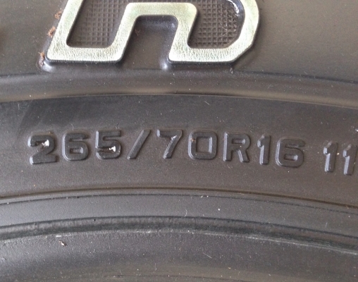 ยาง All Dunlop 265 70 16 กลางปี11 จำนวน2เส้น made in Japan ดอกดี ไม่มีปะ