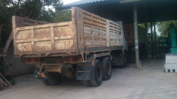 ขายด่วนรถสิบล้อดั้มหลงM6เครือง260แรงม้าปี49รถสวยเดิม