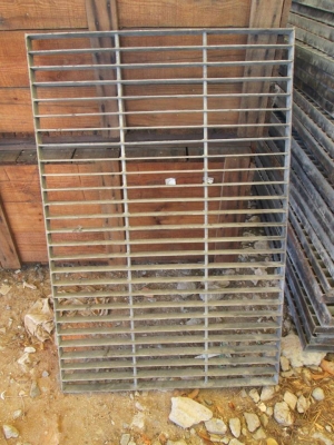 ฝาตะแกรงเหล็ก,ฝาตะแกรงเหล็กรางระบายน้ํา