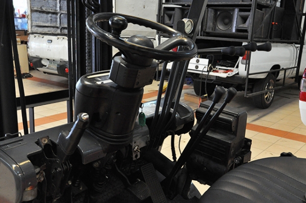 ขายรถโฟล์คลิฟท์มือสอง TOYOTA รุ่น 6FG15 ราคา 195,000 บาท นำเข้าจากประเทศญี่ปุ่น 100\% ไม่เคยใช้งานในไทย ขายรถโฟล์คลิฟท์มือสอง TOYOTA รุ่น 6FG15 ราคา 195,000 บาท นำเข้าจากประเทศญี่ปุ่น 100\% ไม่เคยใช้งานในไทย